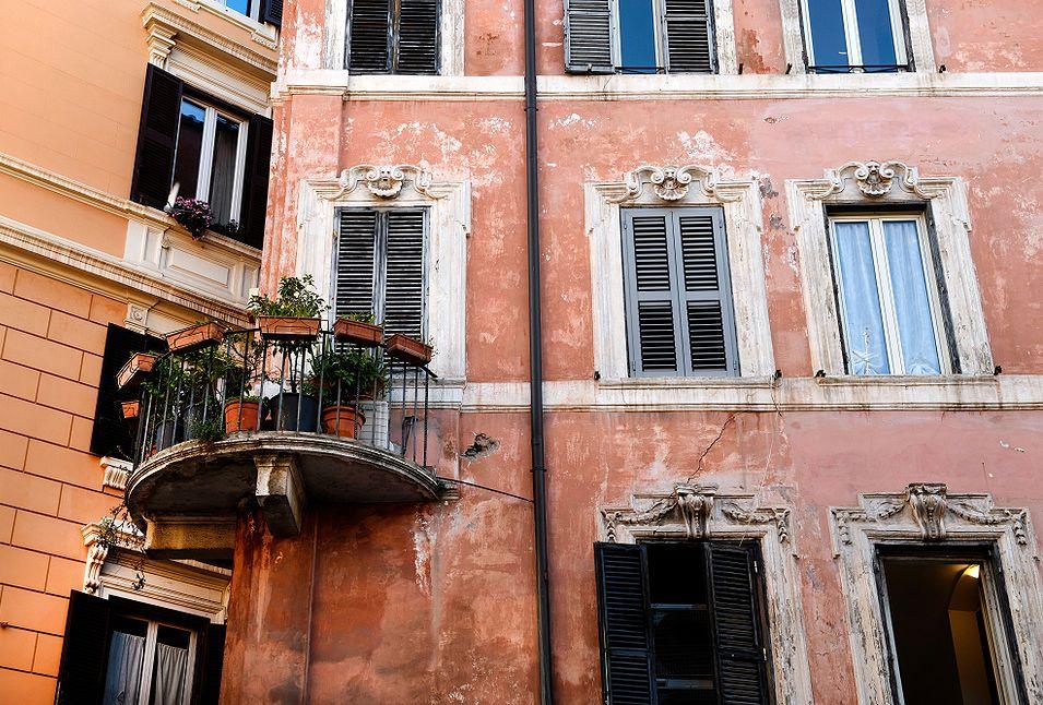 Roma, scorci di quotidianità in Via Panisperna. Credits Tamara_Kr / Shutterstock