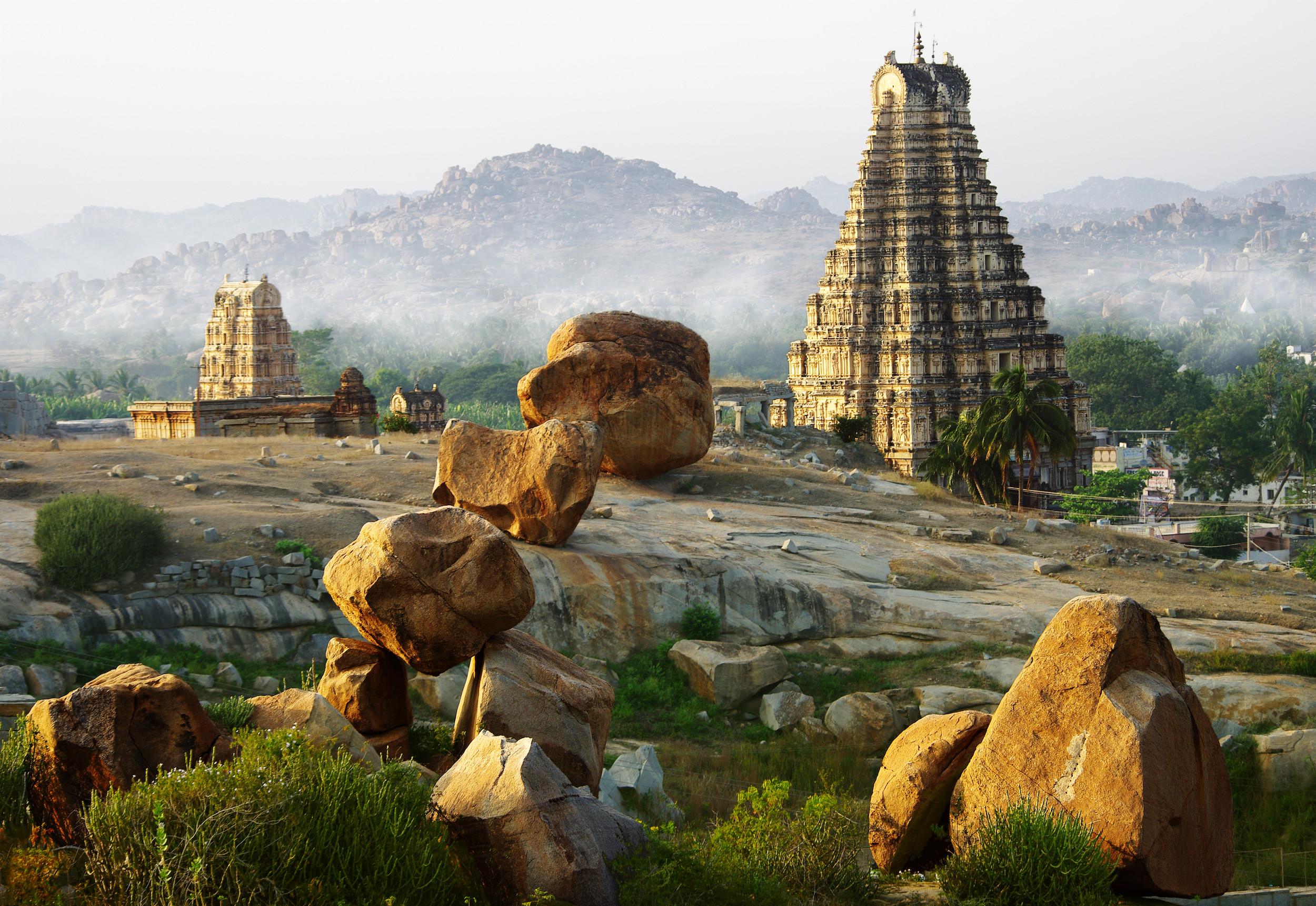 Il bizzarro paesaggio di Hampi, Karnataka, India ©D'July/Shutterstock
