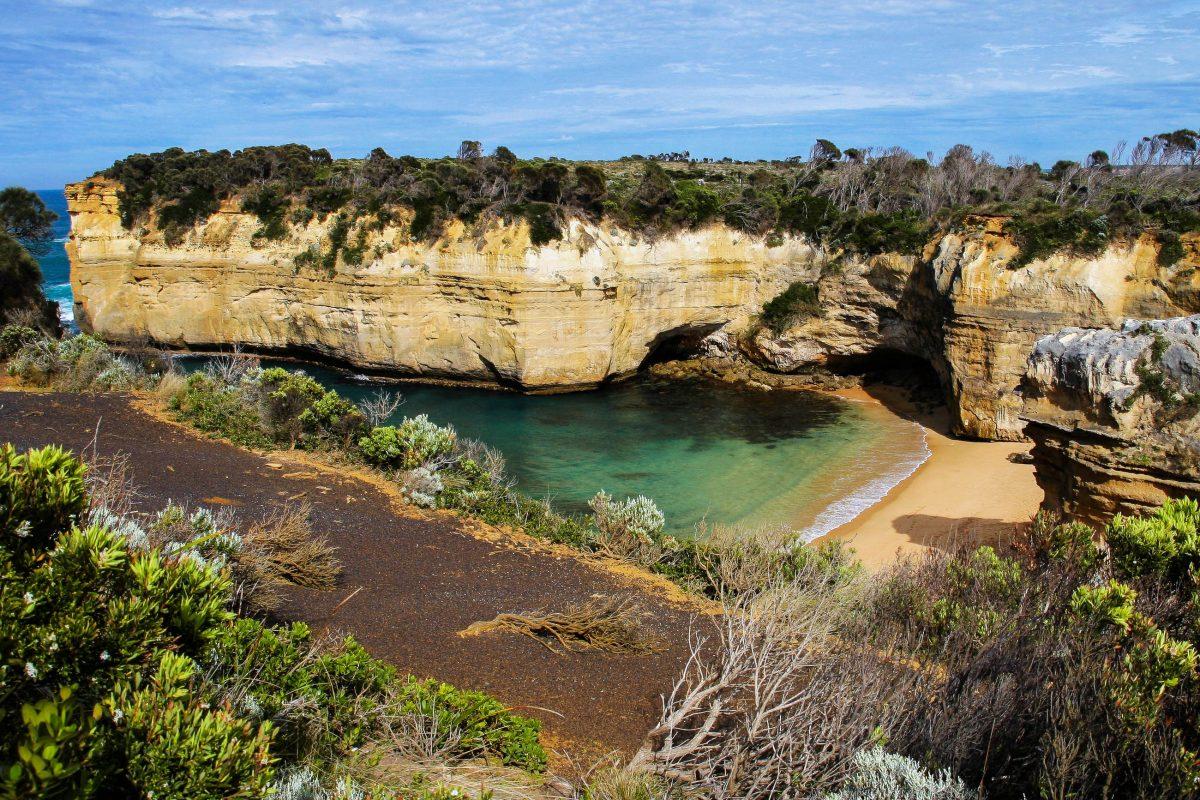 The Great Ocean Road in the Australian state of Victoria is probably the most famous scenic road in Australia and runs for about 250km between Geelong and Warrnambool, Australia - © ezk / franks-travelbox