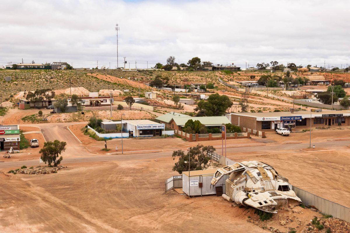 Panoramic view of the town of Coober Pedy in Australia's outback, also called the Opal Capital of the World - © marcos81 / Fotolia
